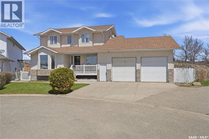 Property Photo:  403 Willow Bay  SK S0G 0E0 