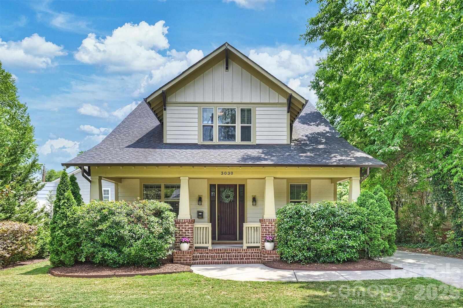 Property Photo:  3030 Attaberry Drive  NC 28205 