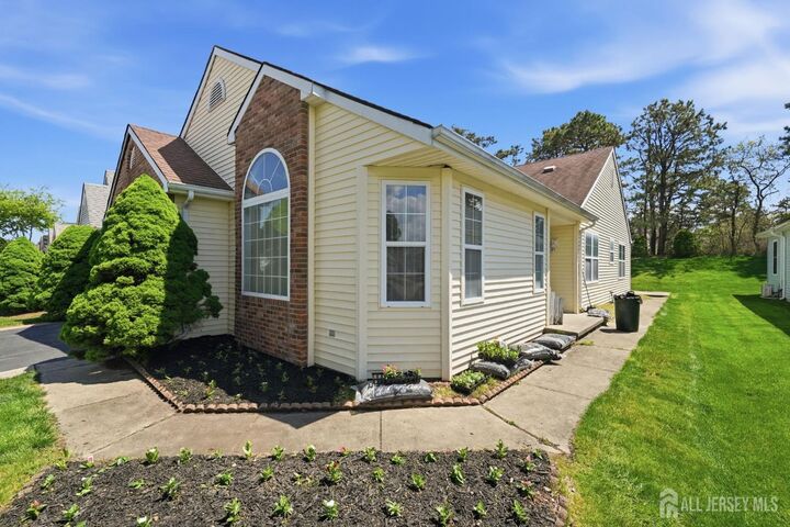 Property Photo:  74 Canterbury Lane  NJ 08757 