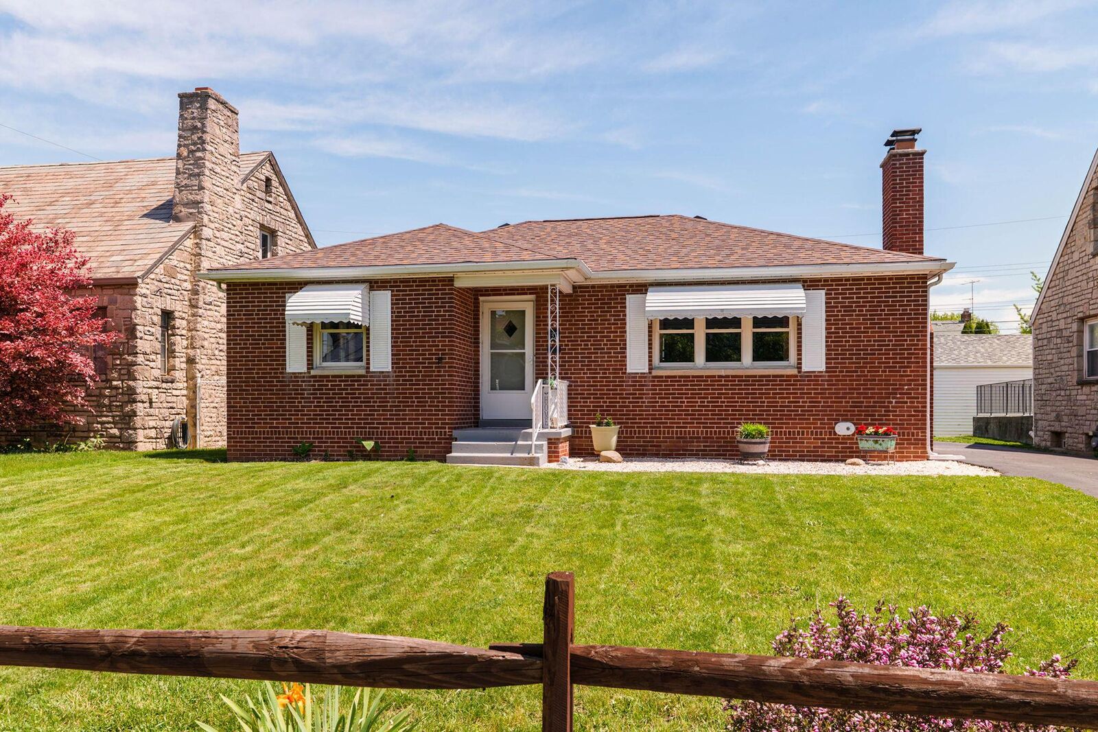Property Photo:  32 S Southampton Avenue  OH 43204 