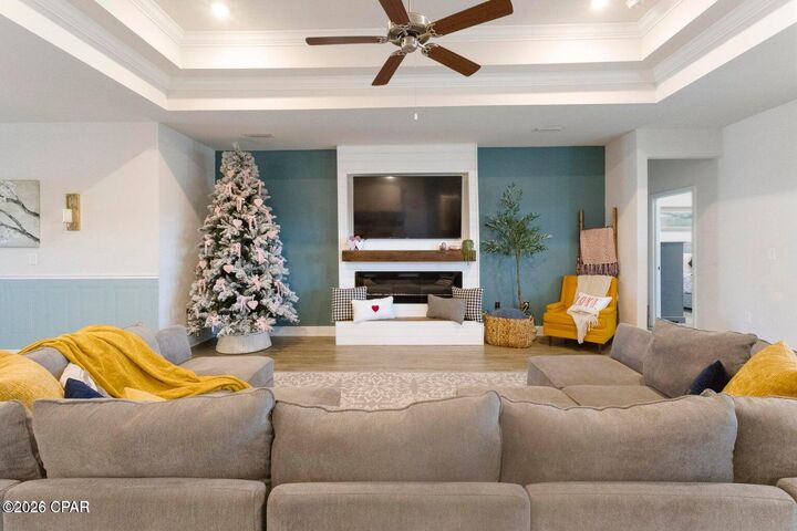 Property Photo: 321 Allie Way FL 32404