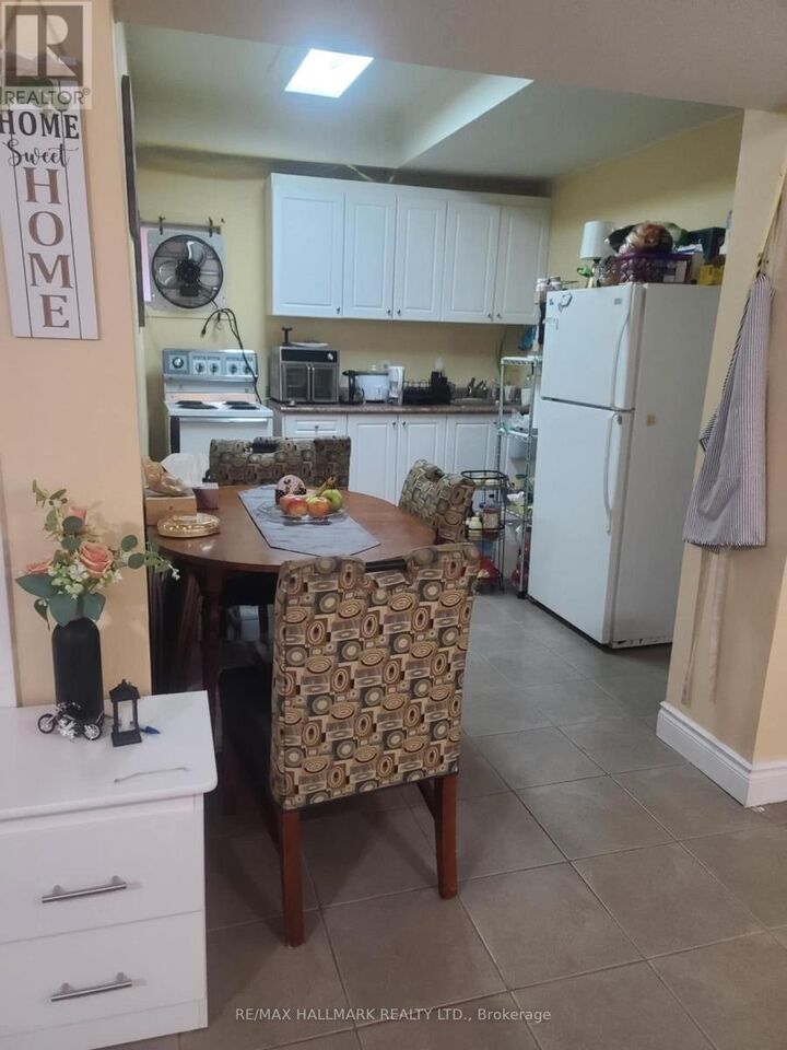 Property Photo:  399 Lawrence Avenue West Basement  ON M5M 1C1 