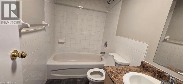 Property Photo:  274 East Highland Road East 10  ON N2M 3W4 
