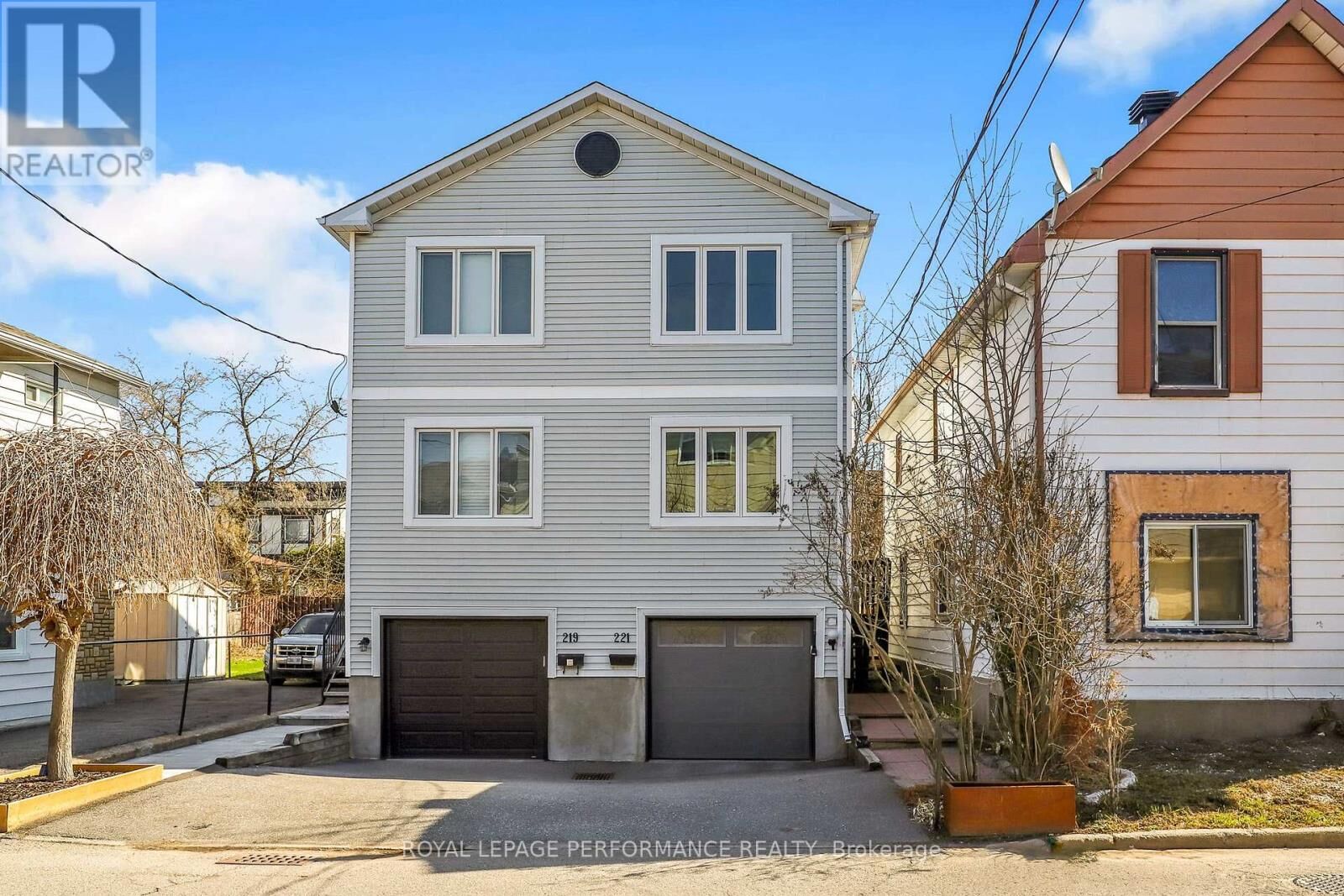 Property Photo:  221 Desrosiers Street  ON K1L 7T2 