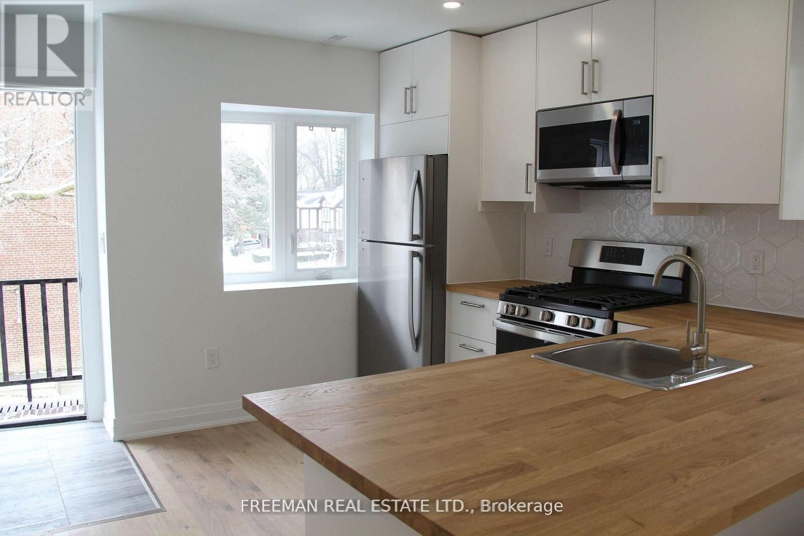 Property Photo:  3449 Yonge Street 2  ON M4N 2N3 