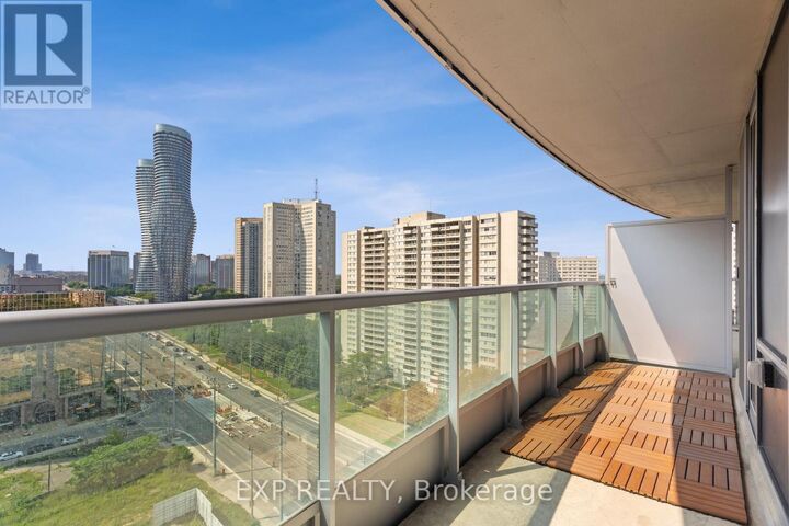 Property Photo:  1 Elm Drive West 1609  ON L5B 4M1 
