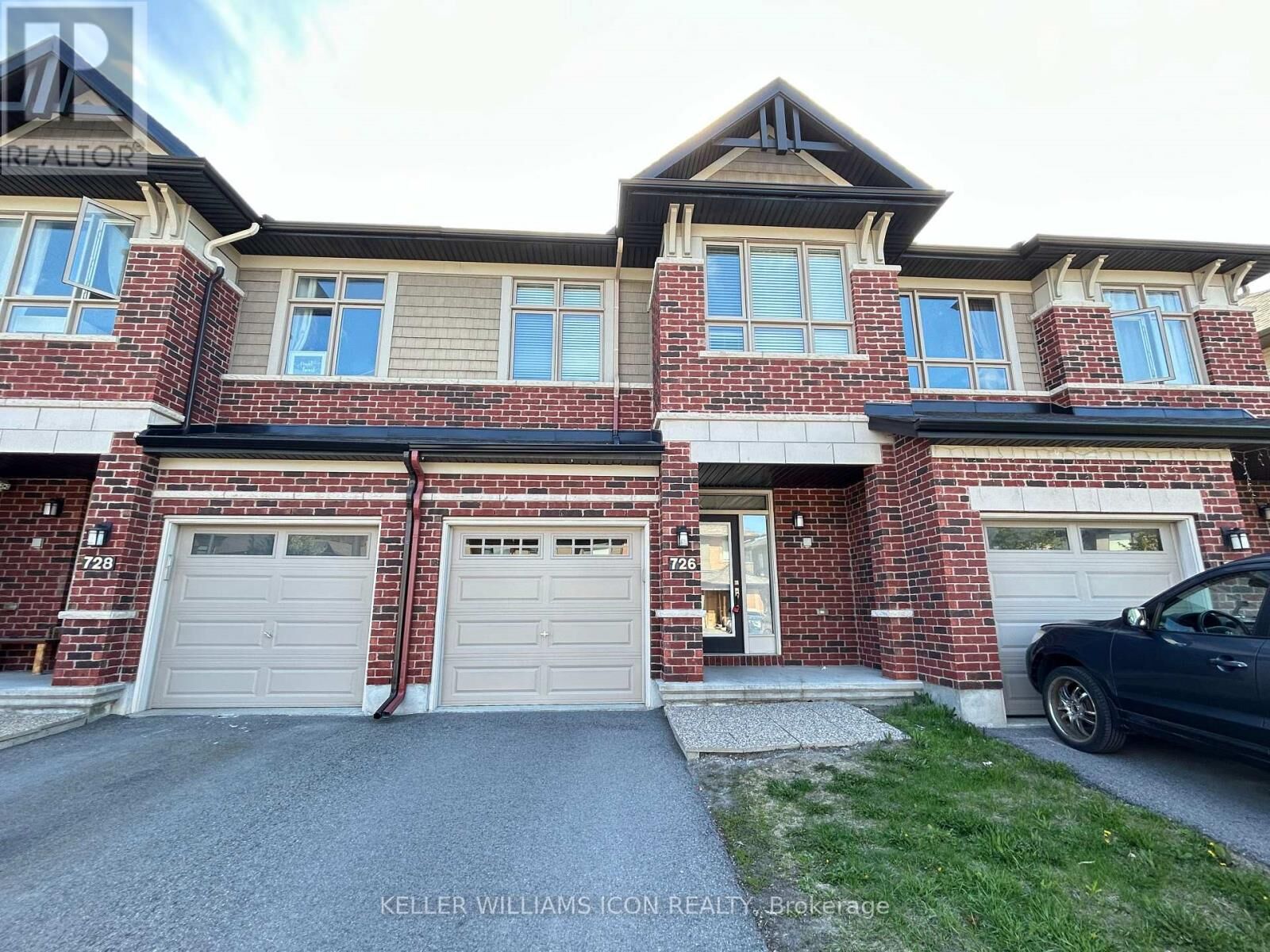 Property Photo:  726 Guardian Grove  ON K1X 0B2 