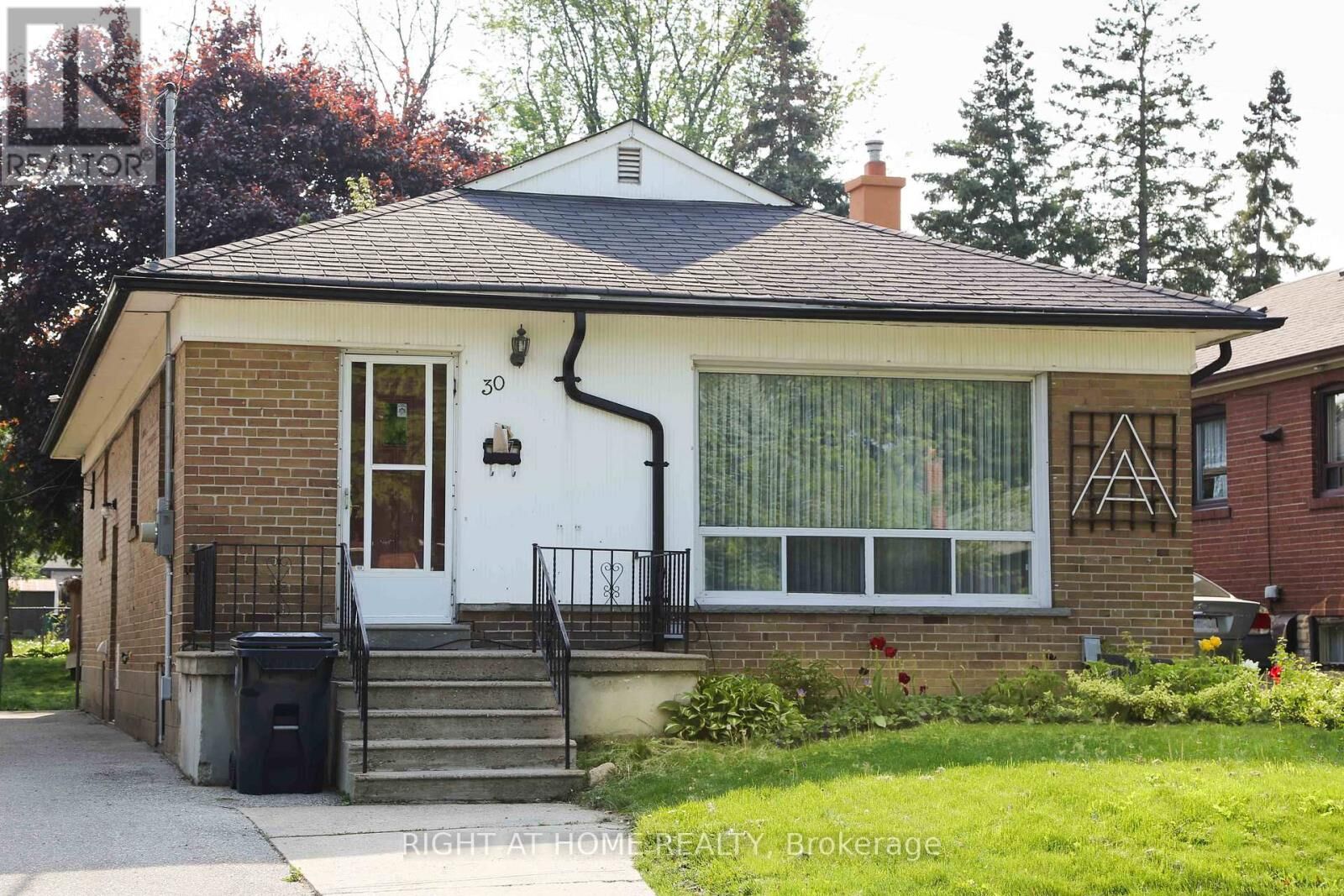 Property Photo:  30 Northampton Drive  ON M9B 4S6 