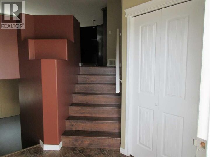 Property Photo:  4810 18 Street  SK S9V 1K1 