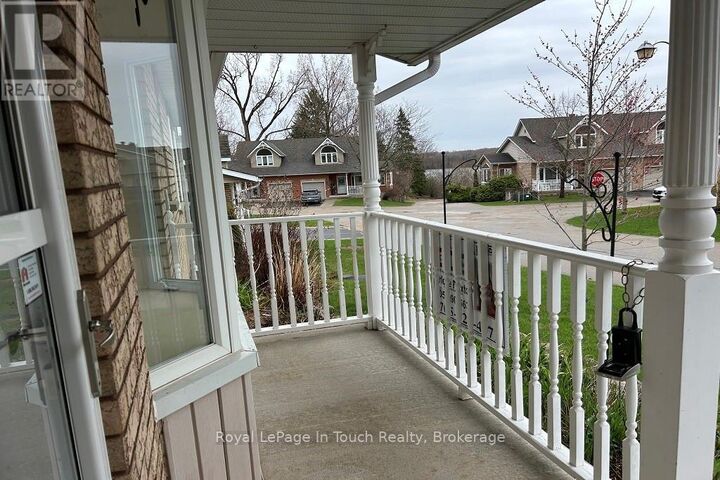 Property Photo:  808 Jane Boulevard  ON L4R 5M4 