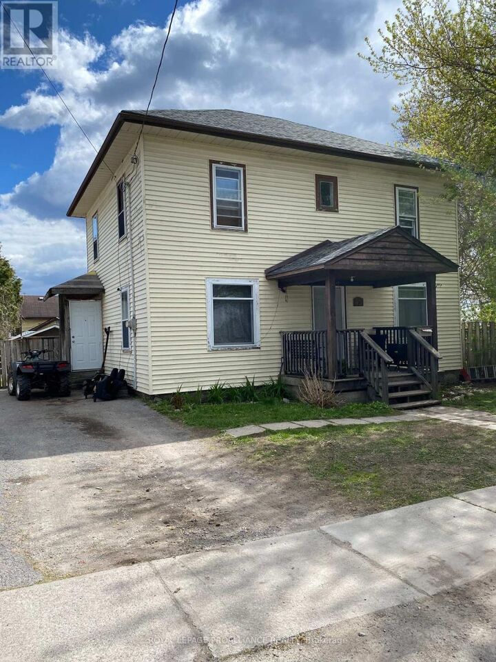 Property Photo:  49 Crown Street  ON K8V 1P1 