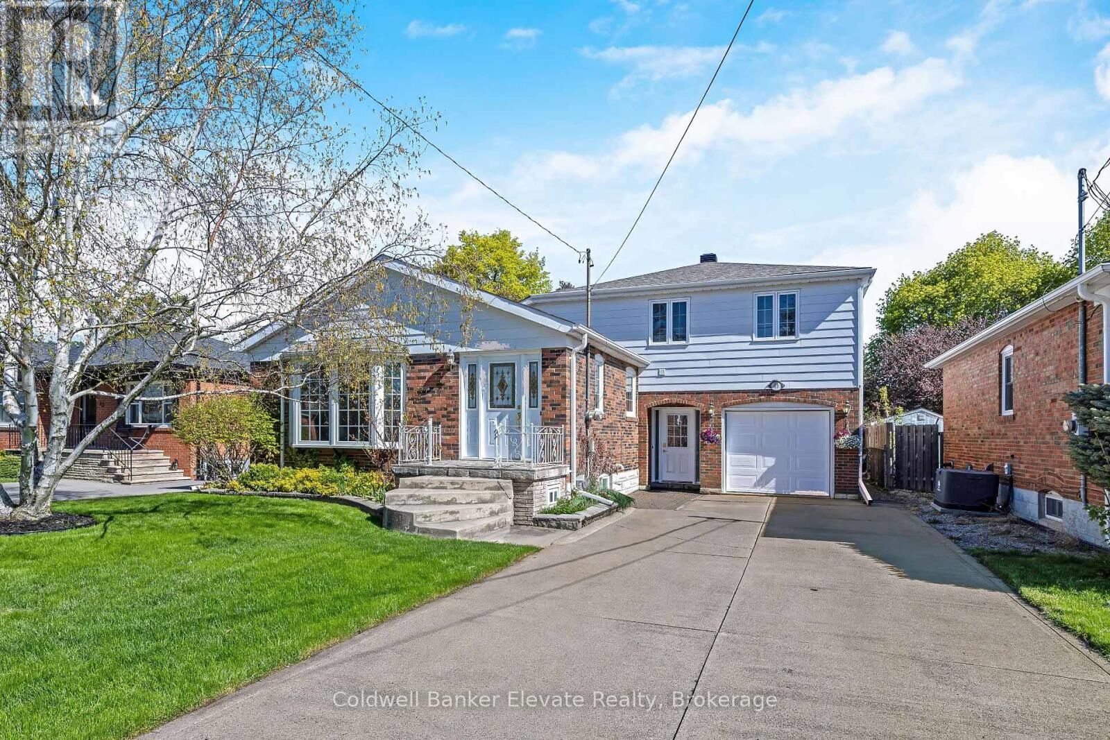 Property Photo:  45 Shelley Street  ON L7G 3X2 