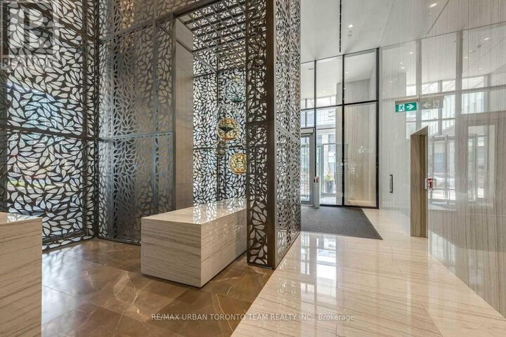 Property Photo:  100 Harbour Street 2402  ON M5J 0B5 