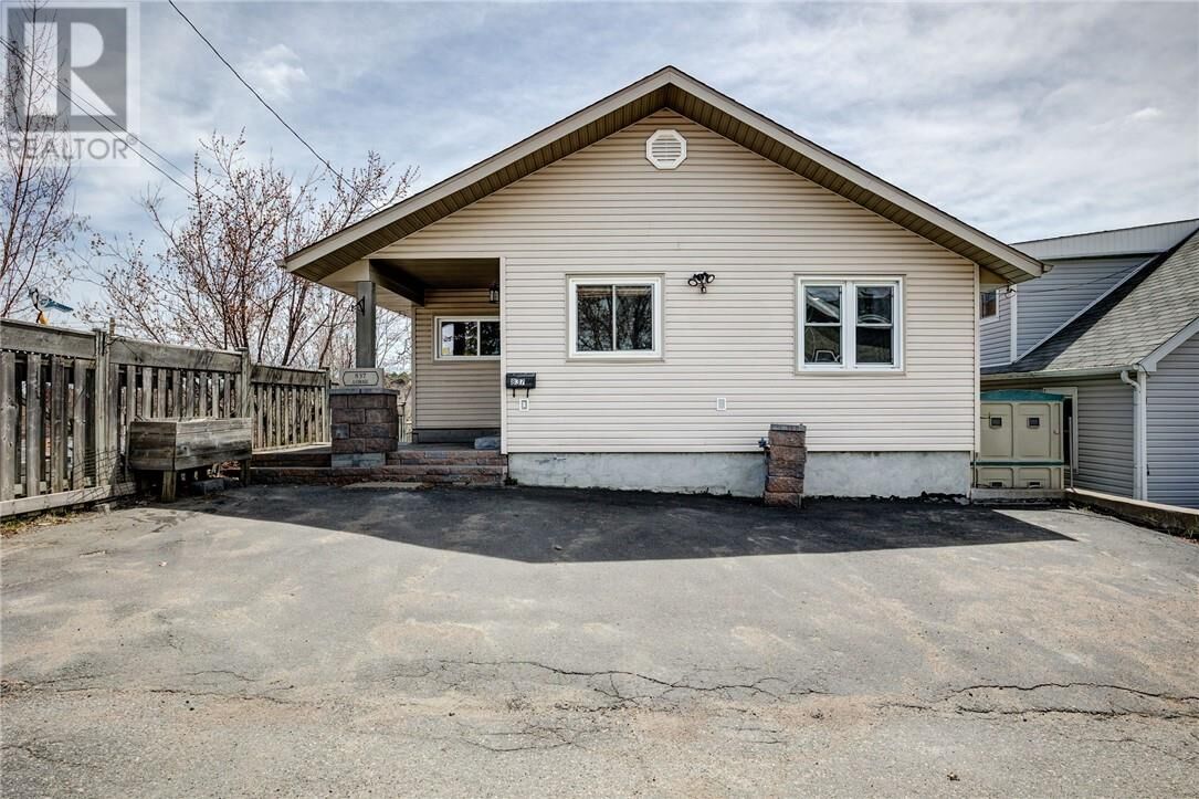 Property Photo:  837 Lorne Street  ON P3C 4R6 