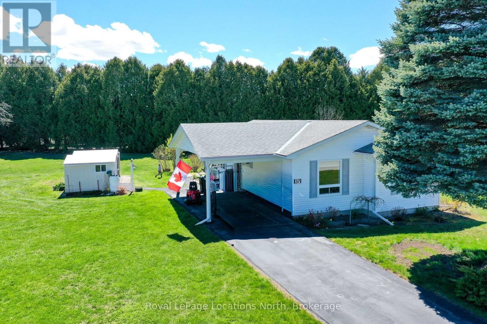 Photo de la propriété:  37 Indiana Avenue  ON L9Z 3A8 