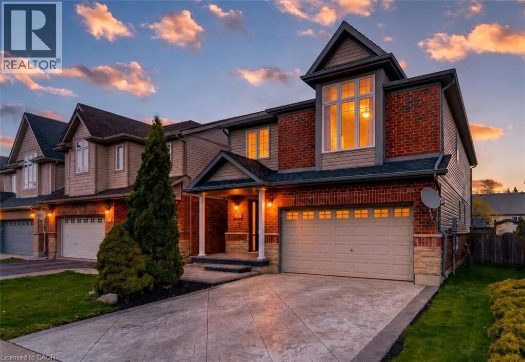 Photo de la propriété: 425 Sauve Crescent ON N2T 2Y8