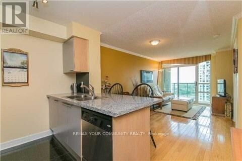 Property Photo:  16 Harrison Garden Boulevard 2005  ON M2N 7J6 