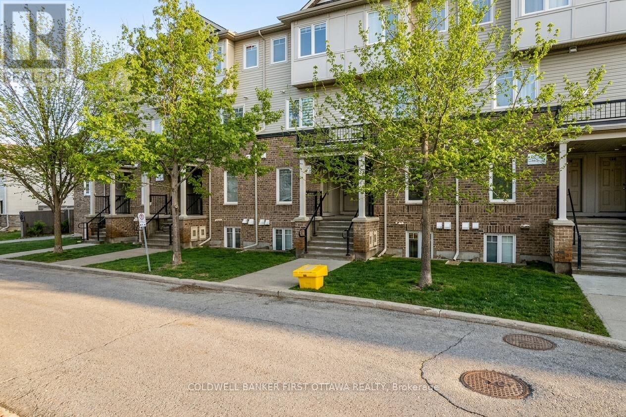 Property Photo:  150 Urbancrest Private  ON T1P 1L9 