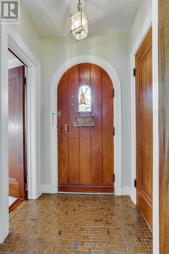 Property Photo:  1008 Waterloo Street  ON N6A 3X6 