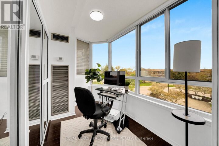 Property Photo:  1001 Cedarglen Gate 310  ON L5C 4R2 