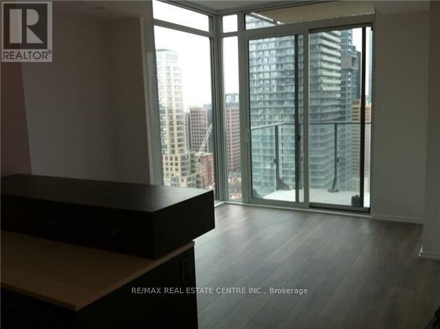 Property Photo:  75 St Nicholas Street 2801  ON M4Y 0A5 