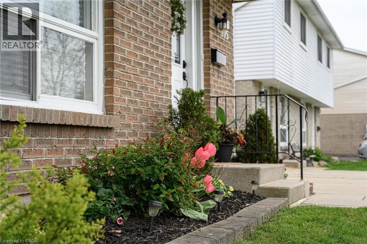 Property Photo:  105 Maple Avenue  ON N5A 7G8 