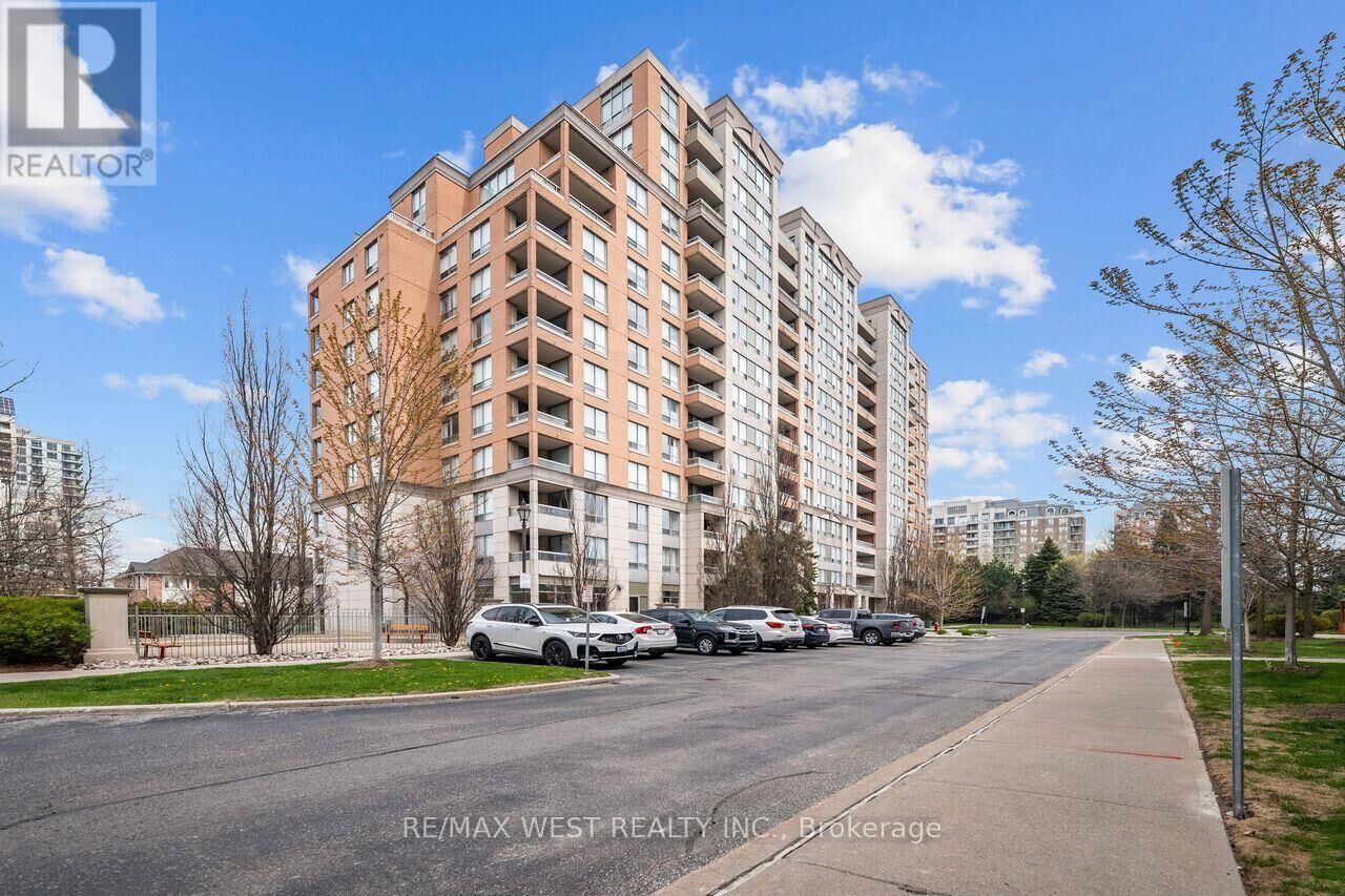 Property Photo:  29 Northern Hts Drive 501  ON L4B 4L8 