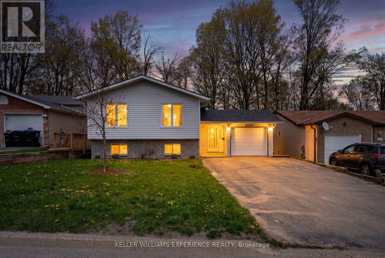 Property Photo:  645 Bayview Drive  ON L4R 4Y7 