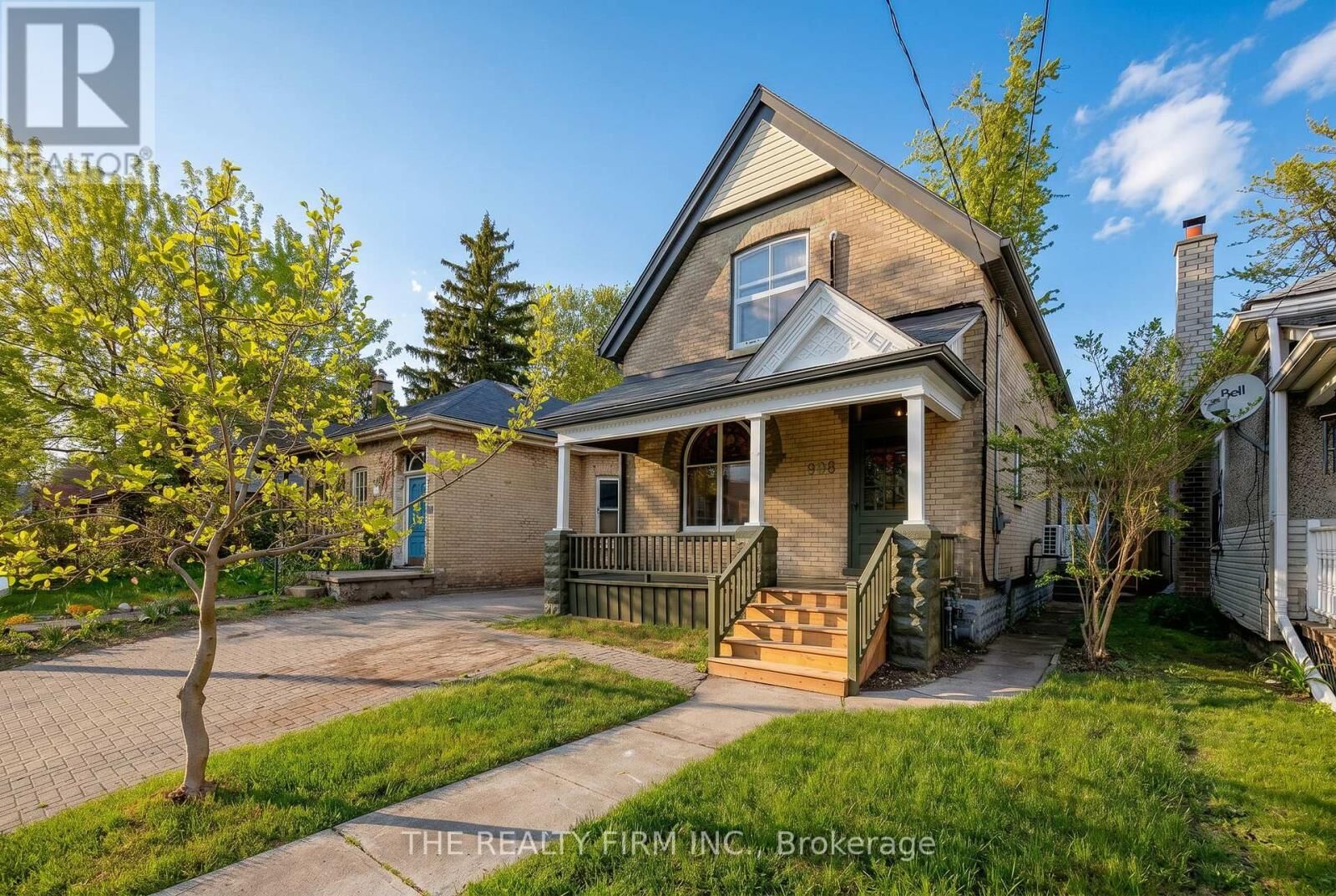 Property Photo:  908 Dufferin Avenue  ON N5W 3K2 