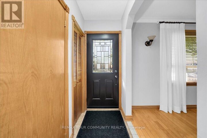 Property Photo:  8 Davick Drive  ON M8W 2C9 