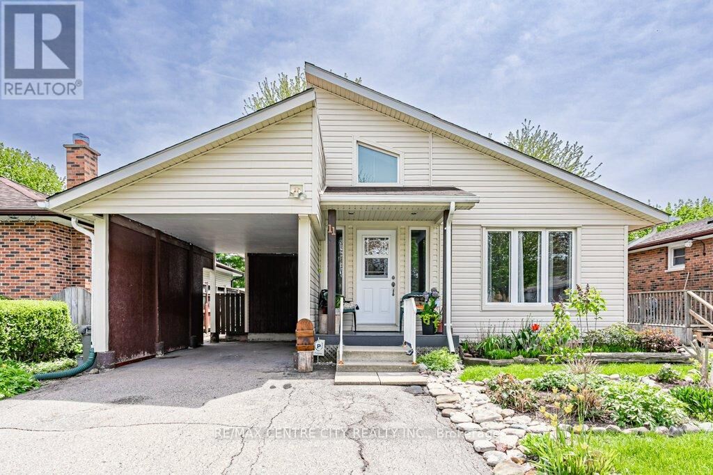 Property Photo:  11 Pauline Crescent  ON N6E 2L2 