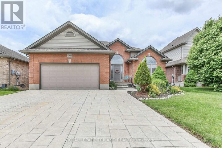 Property Photo: 41 Owen Court ON N5P 4N7