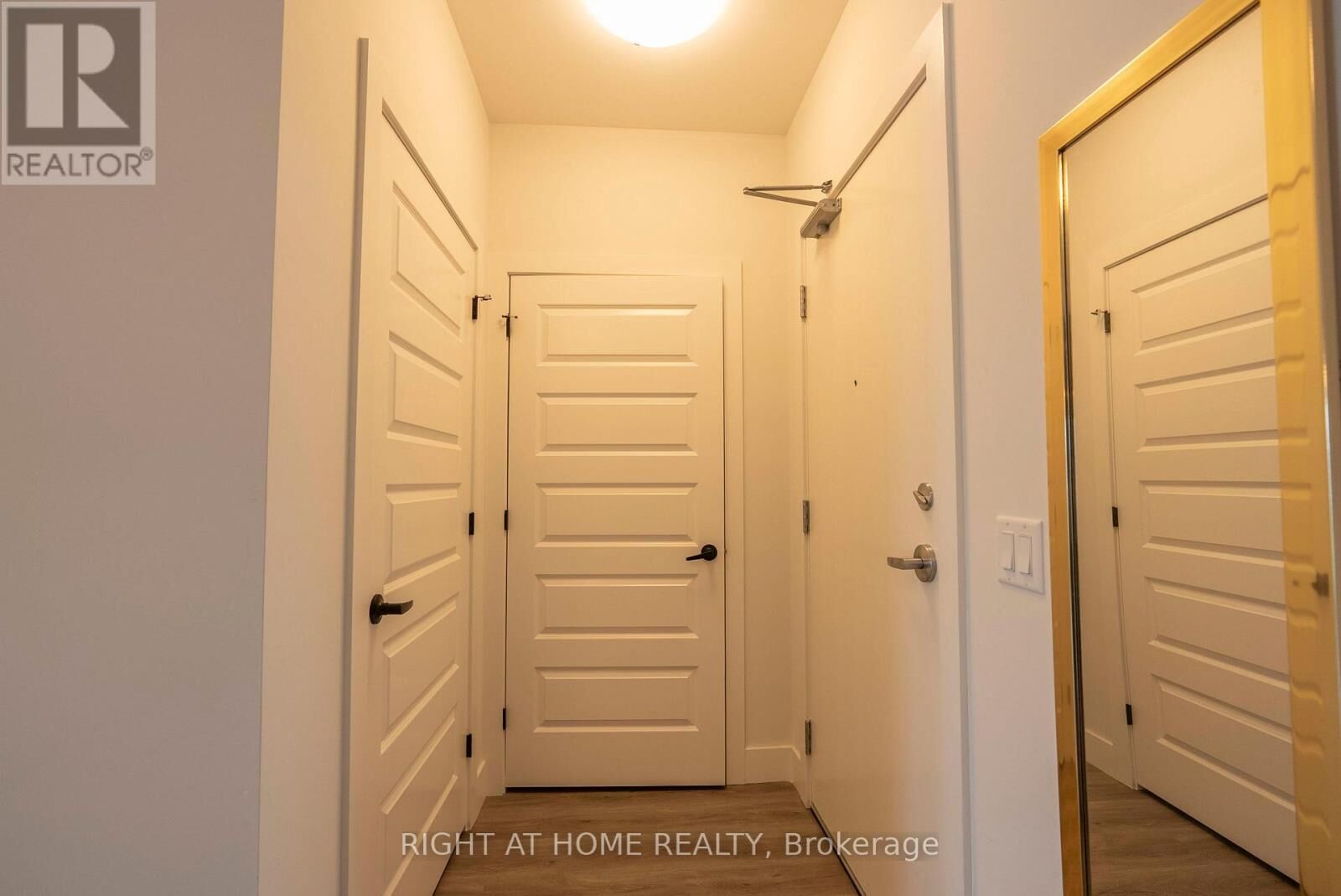Property Photo:  1000 Lackner Place East 302  ON N2A 0L9 