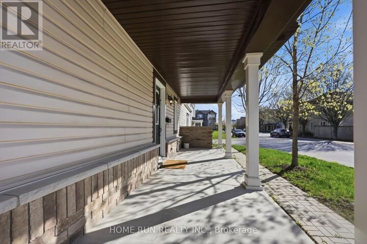 Property Photo:  253 Cayman Road  ON K2S 0N7 
