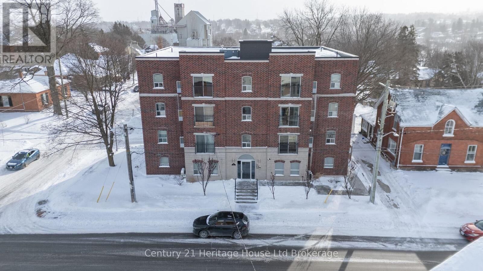 Property Photo:  34 Brock Street 201  ON N4S 1J5 