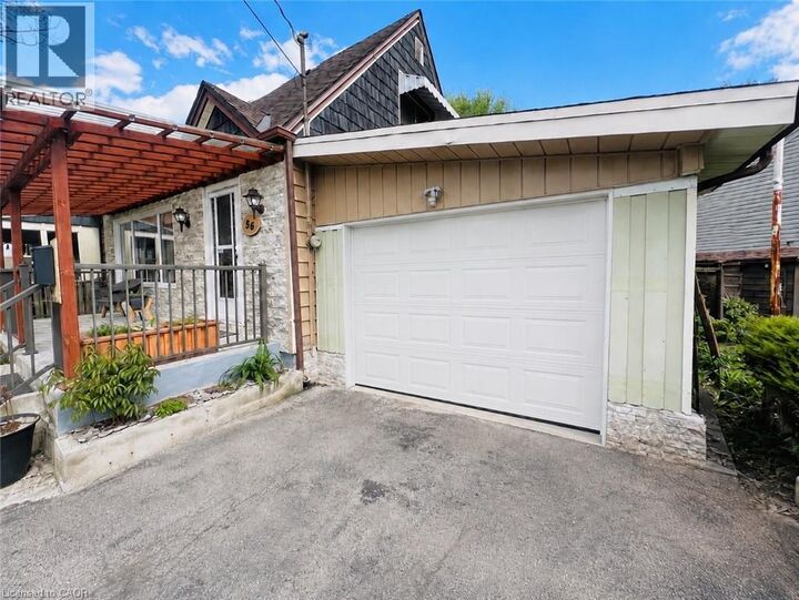Property Photo:  56 Eastvale Place  ON L8H 1P1 