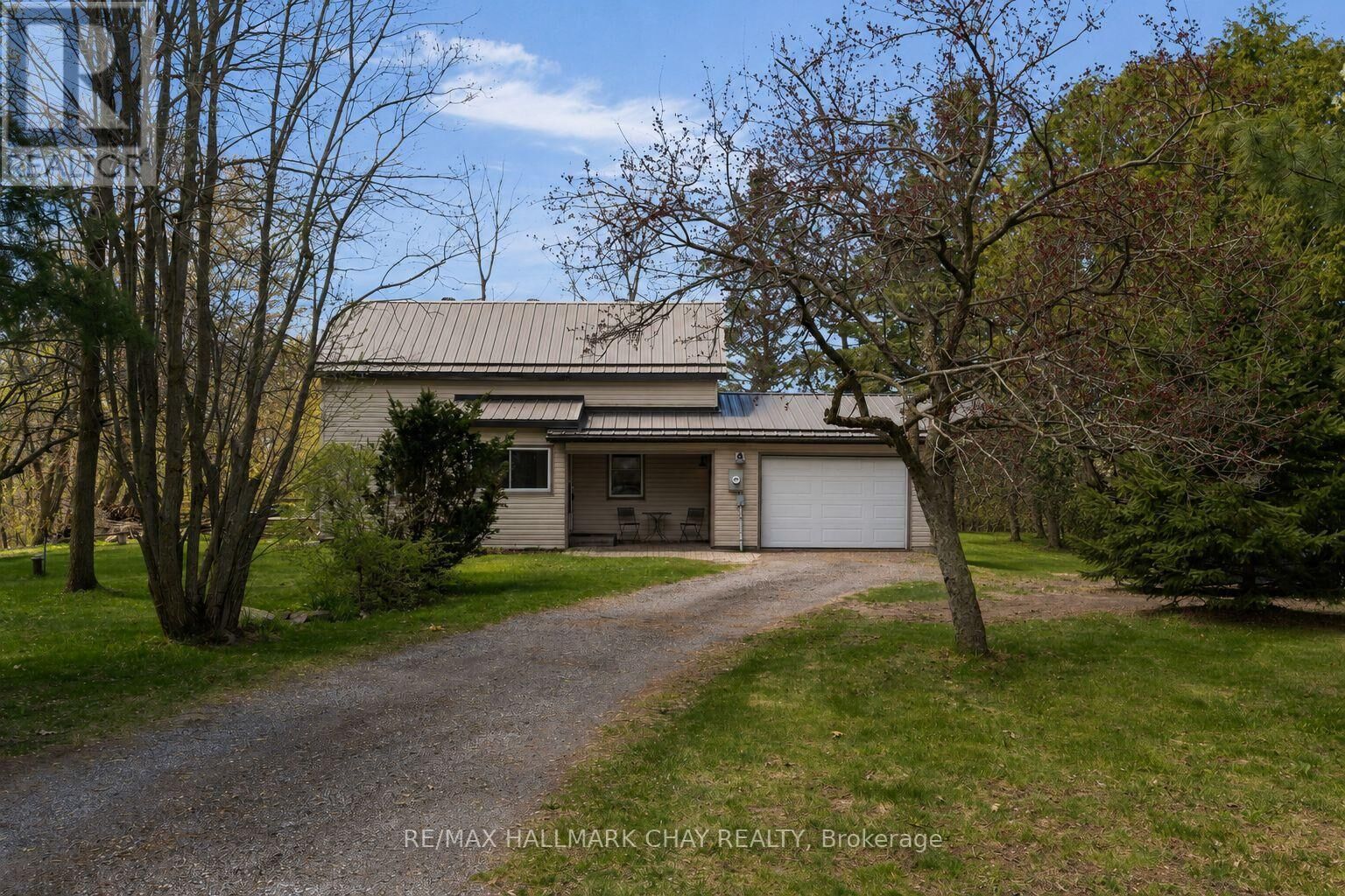 Property Photo:  3324 Penetanguishene Road  ON L4M 4Y8 