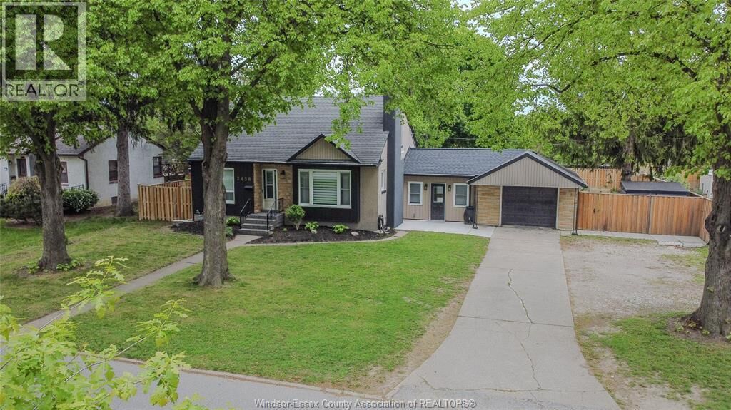 Property Photo:  2458 Buckingham Drive  ON N8T 2B5 