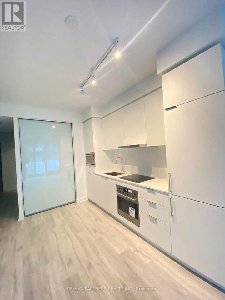 Property Photo:  7 Golden Lion Heights N723  ON M2M 0C1 