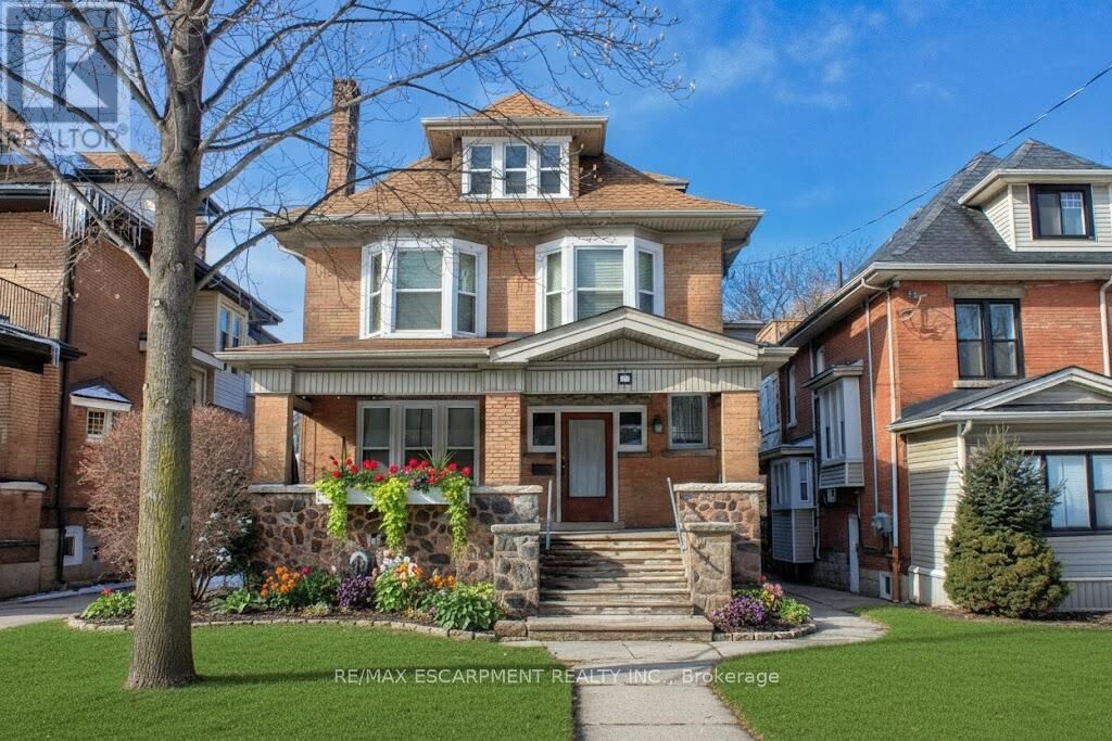 Property Photo:  22 Blake Street 5  ON L8M 2S5 