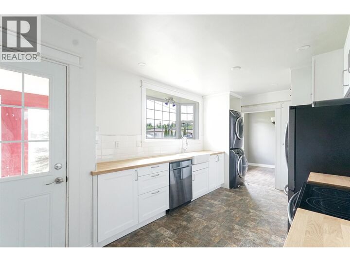 Property Photo:  19 Starling Street  BC V8C 1K4 