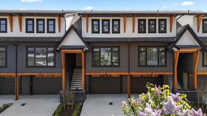 Property Photo: 46106 Riverside Drive 5 BC V2P 3K9