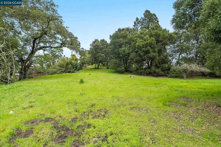 Property Photo:  9 Charles Hill Rd  CA 94563 