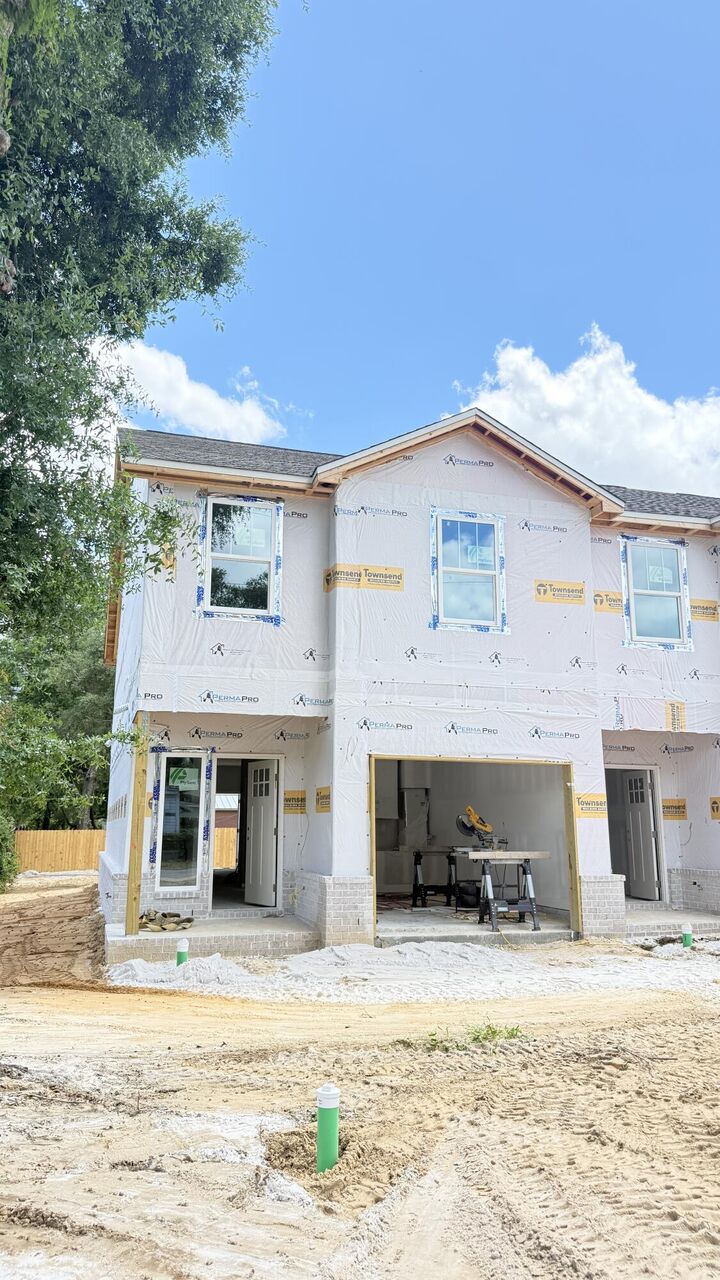 Property Photo:  408 Walters Circle 3  FL 32547 
