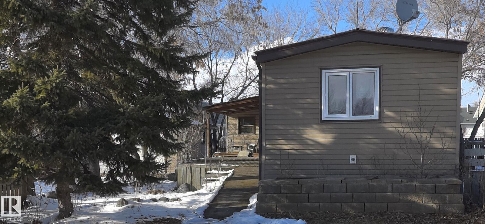 Property Photo:  4506 48 Avenue  AB T0C 2P0 