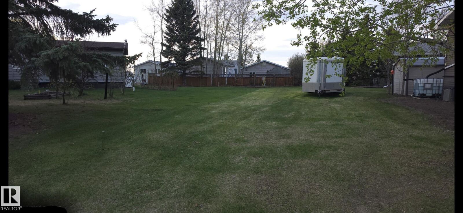 Property Photo:  40 Woodbend Crescent  AB T0C 2T0 