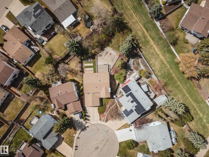 Property Photo:  1030 106 Street NW  AB T6J 6H1 