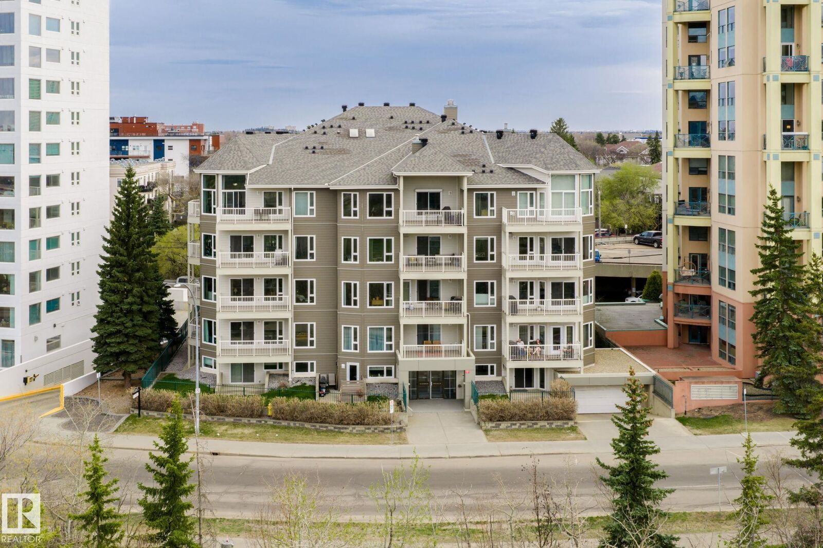 Property Photo: 10809 Saskatchewan Drive NW 206 AB T6E 4S5