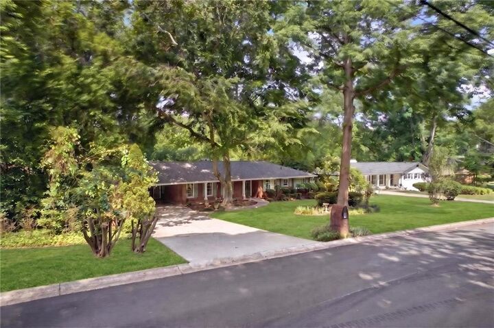 Property Photo:  1370 Driftwood Court  GA 30075 