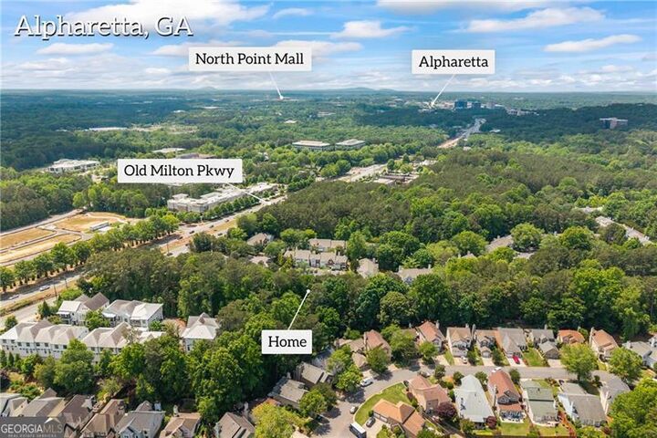Property Photo: 3015 Camden Way GA 30005